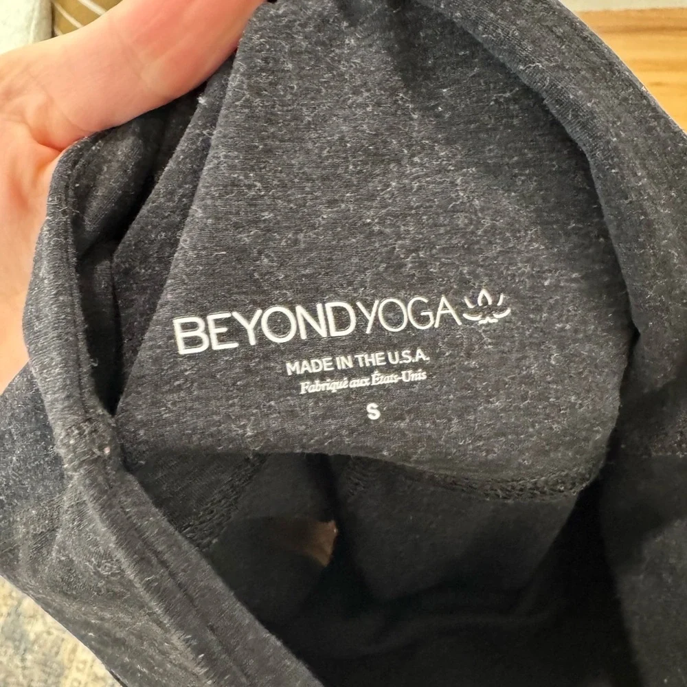 Beyond yoga shorts set - Picture 3 of 5